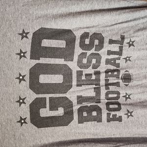 ✨️3/$20‎ ✨️Pink armadillo t-shirt 🏈